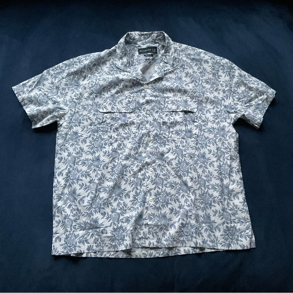 🆕Abercrombie Relaxed Fit Button Down